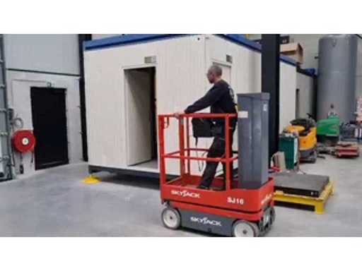 bb07b4ab-8fa7-4a79-a6d4-fc14ed74abd9.mp4