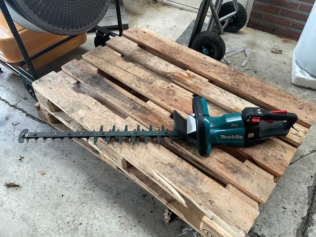 Makita battery operated online hedge trimmer