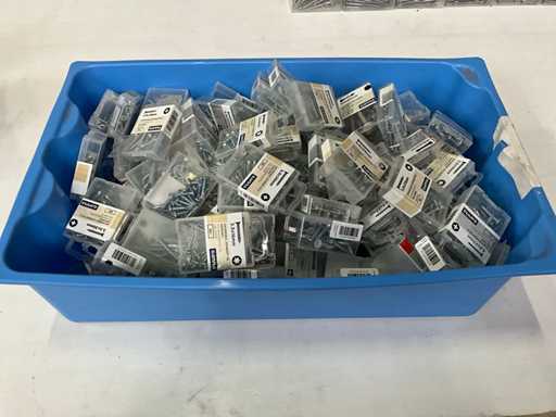 Gamma Assorted various fasteners (100x)