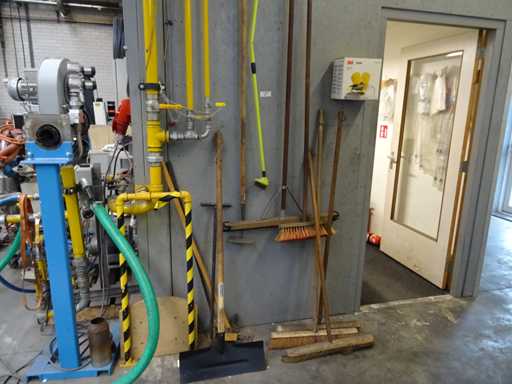 Outil à tige longue