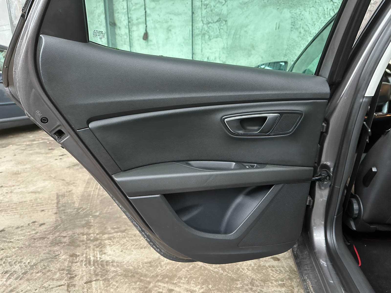 SEAT Leon 1.4 EcoTSI FR Connect 150hp 2016, G-727-KT