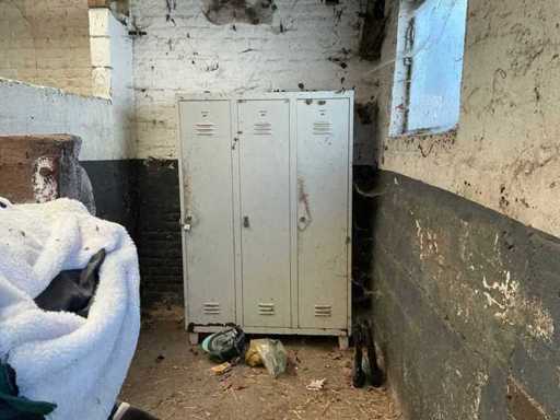 Contents of the stable building