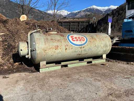 Vertical fuel oil tank