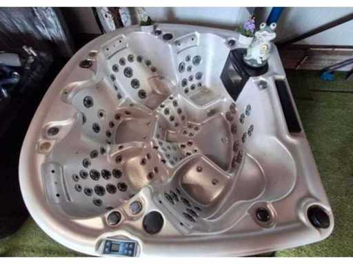 Balboa 5-osobowe jacuzzi i zewnętrzne spa