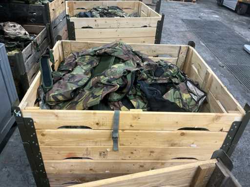 Various NL Army Clothing