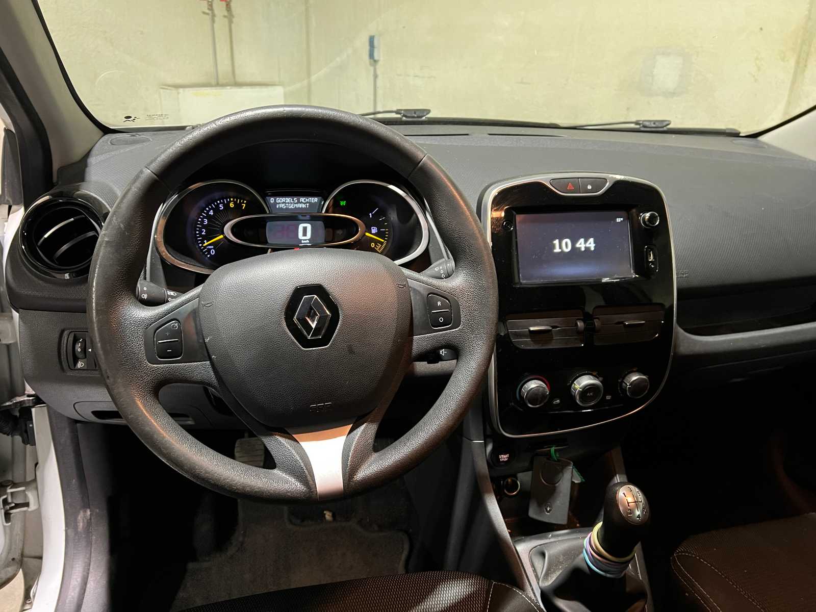 Renault Clio 0.9 TCe Expression 90hp 2015, GZ-530-J
