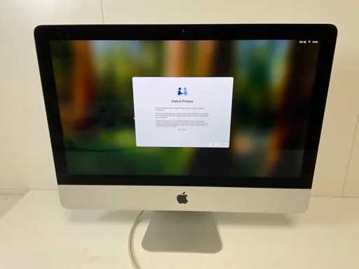 Apple iMac Retina 4K 21.5", HexaCore i5, 8 GB di RAM, 1 TB HDD, desktop All-In-One AMD Radeon Pro 560X 2 GB