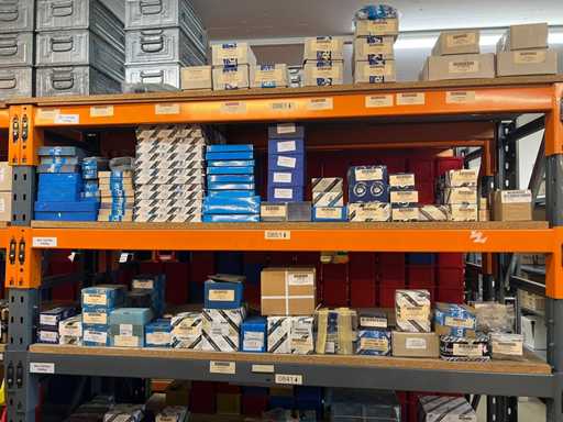 Un număr mare de mărfuri cu stoc de marfă