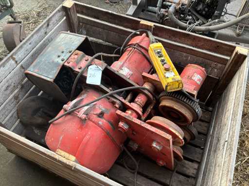 Brook Crompton Gryphon King Kettenhebe