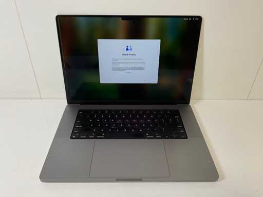 Apple MacBook Pro 16", Apple M1 Pro, 16GB RAM, 512GB NVMe Laptop