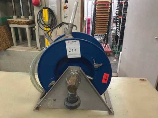Reel with filling gun