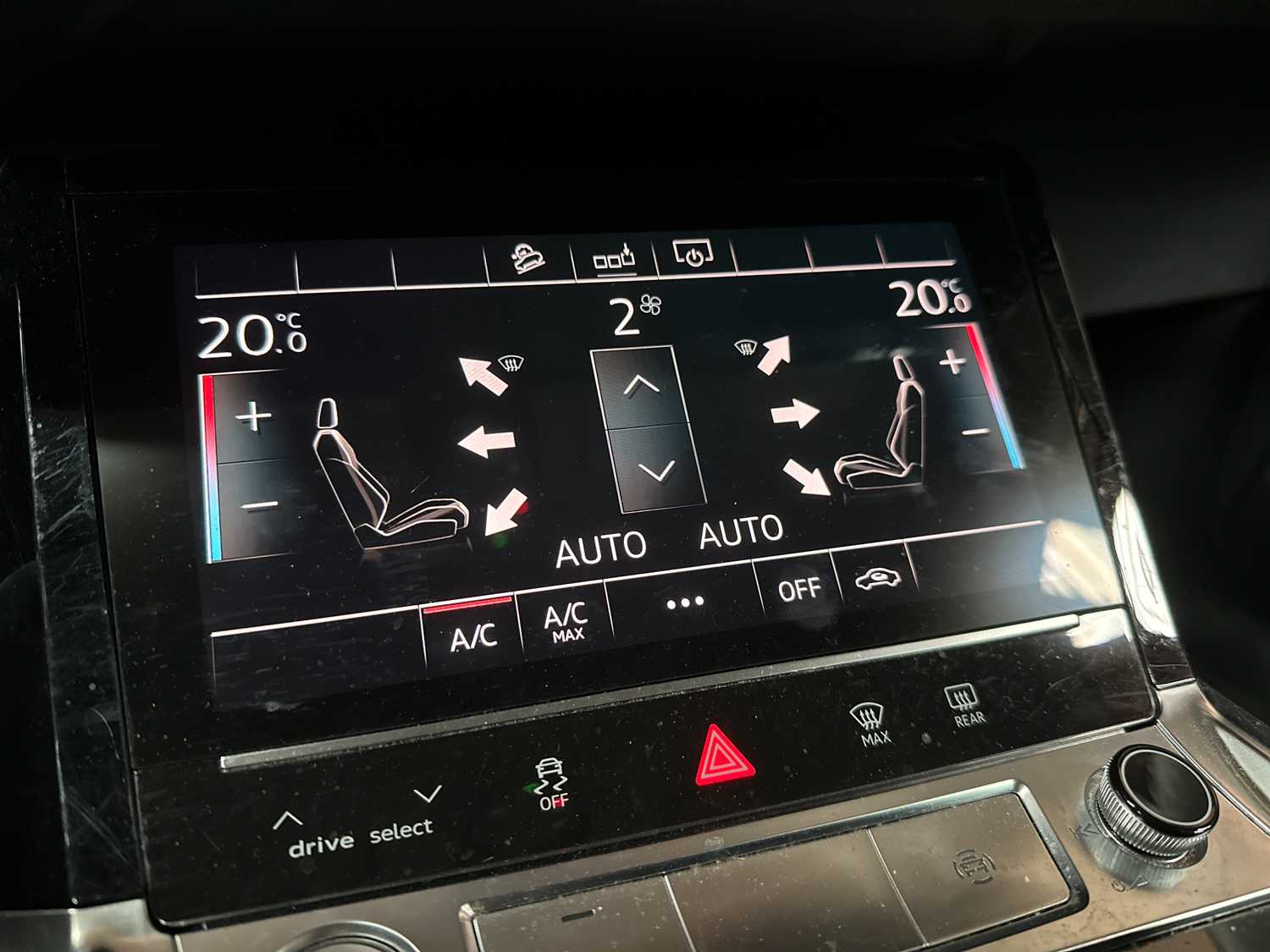 Audi e-tron 50 Quattro Launch Edition 71 kWh 313pk 2020 (Origineel-NL & 1e Eigenaar), J-840-LR