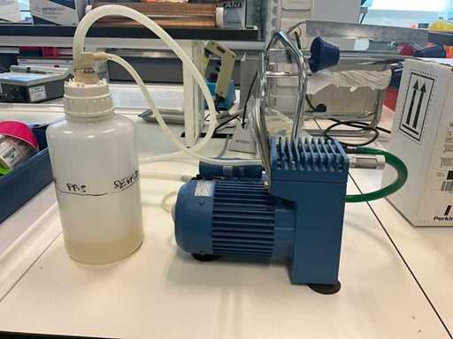 VACUUBRAND ME 2 Vacuum Pump