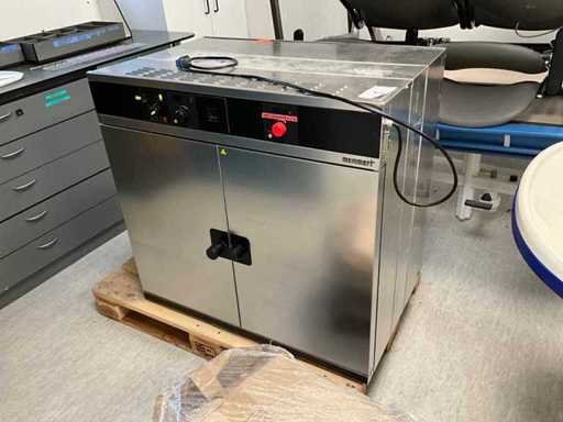 Four à séchage/four chauffant Memmert