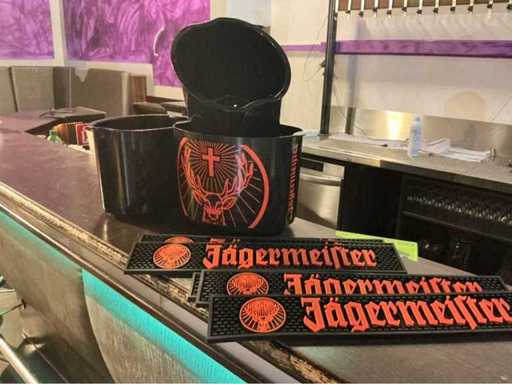Aprovizionarea barului Jägermeister