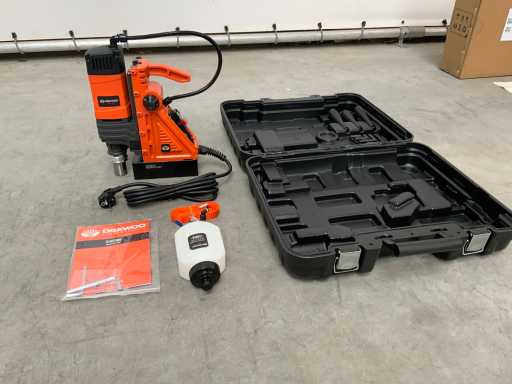 Daewoo DAMD 1600 magnetische boormachine
