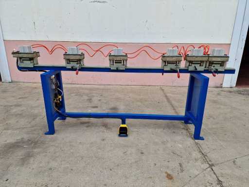 2007 BARDZO 6 pneumatycznych pras wyciskowych