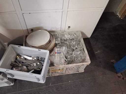 Bak met divers servies