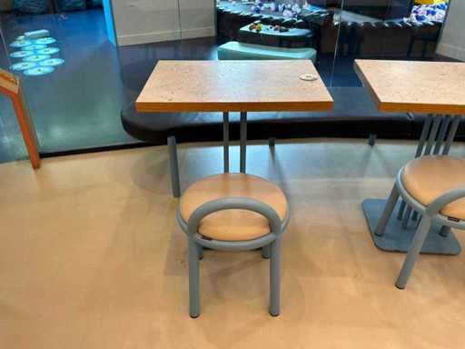 Satellite - Restaurant table (3x)