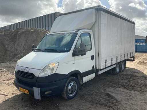 Véhicule Commercial Iveco Daily 40C17 2012