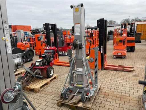 2017 Sumner Manufacturing 2124 Materiaallift / kanaallift