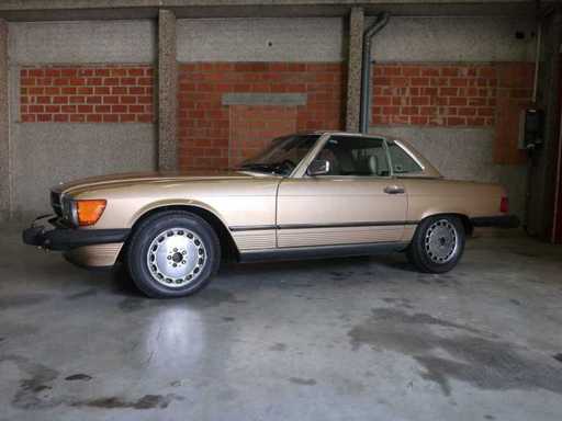 Mercedes - SL 560 - 107 - Classic cars >15