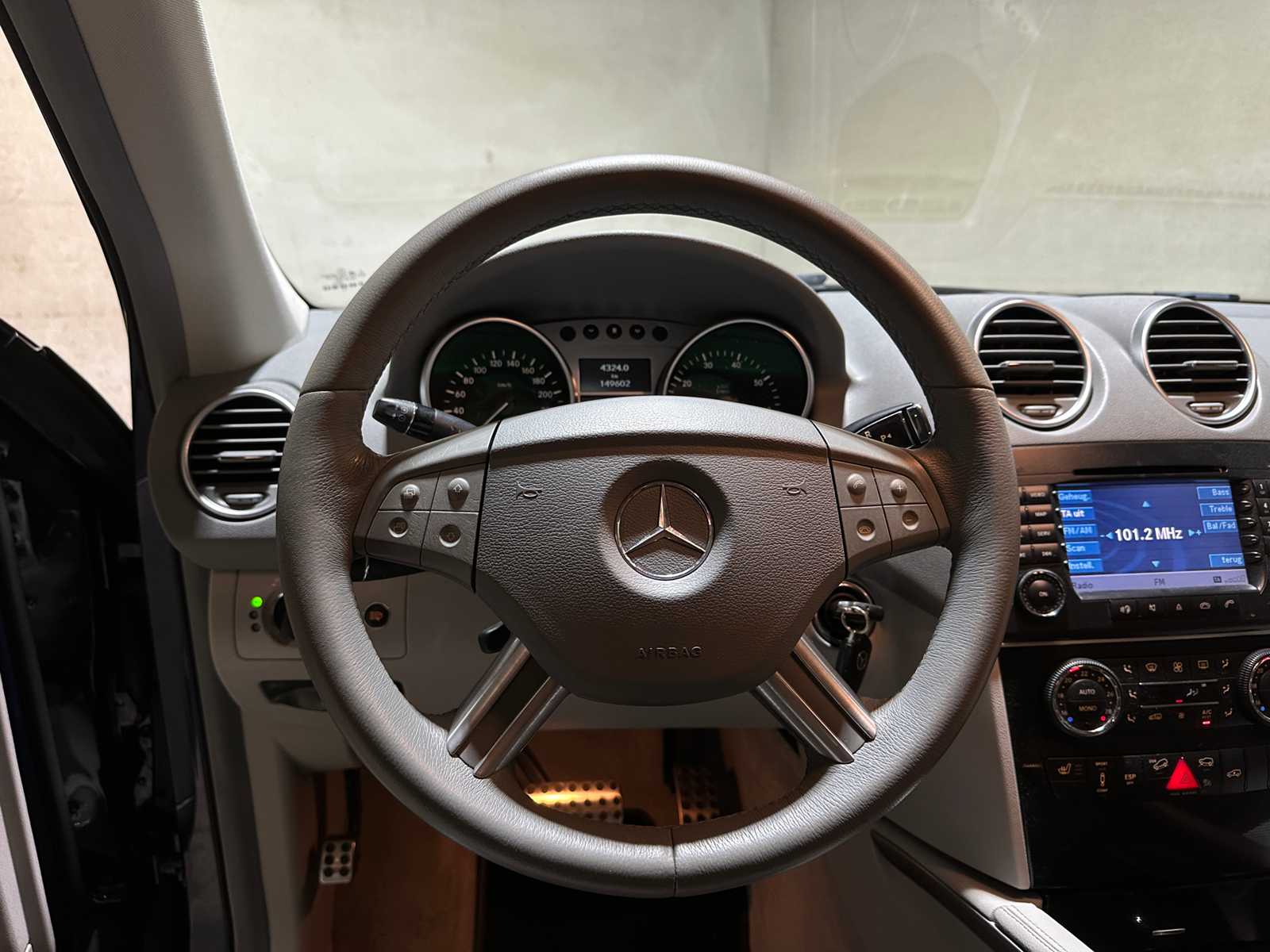 Mercedes-Benz ML500 5.0 V8 306hp 2006 M-class, K-267-VB Youngtimer