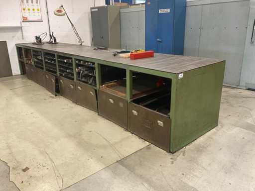 Werkbank - 560 x 100 cm - mit Inhalt
