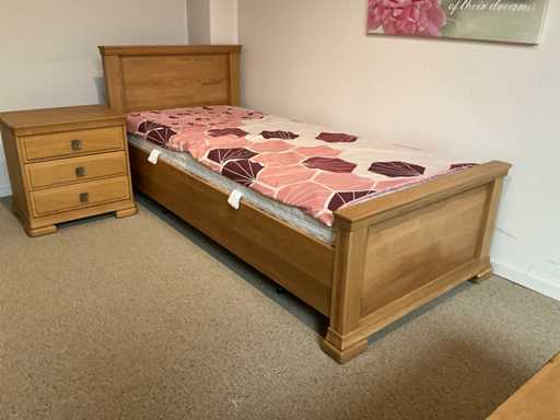 D?bowe ?ó?ko i stolik nocny