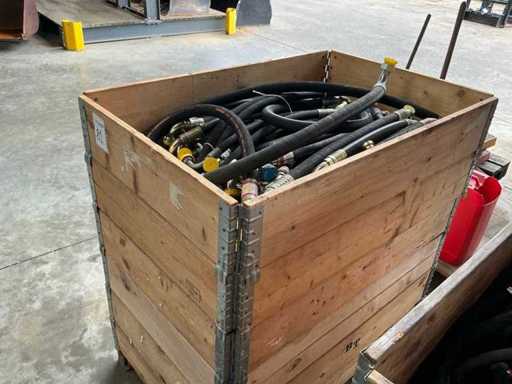 Batch of various hydraulic lines