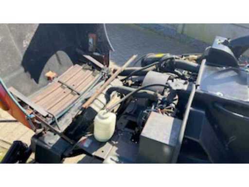 405e4ca2-c04c-4d41-a41d-9a52b1327c7a.mp4