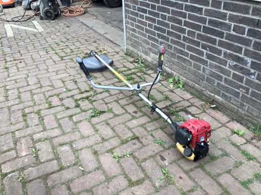 Honda UMK425 Bosmaaier