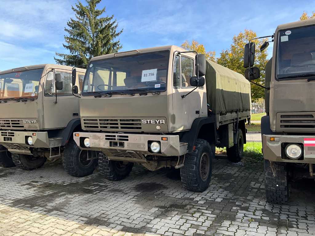 1987 Steyr 12M18 Legervoertuig