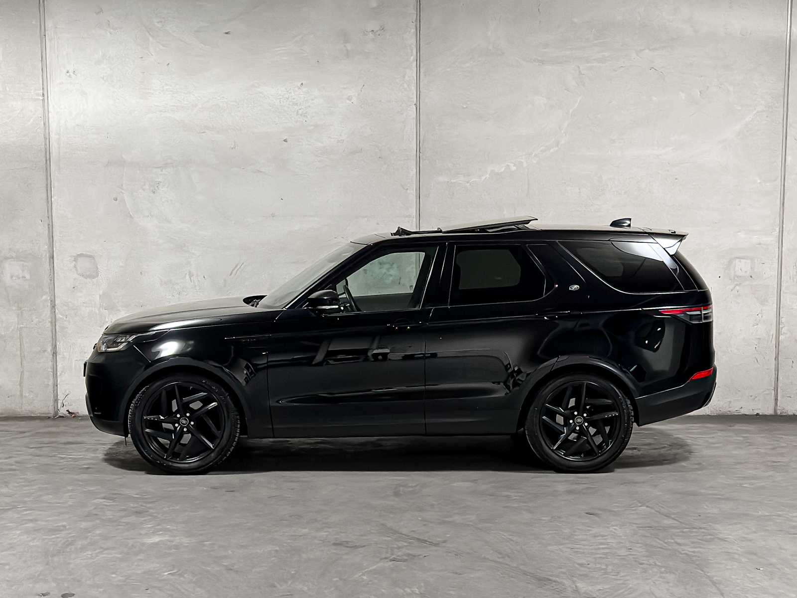 Land Rover Discovery 3.0 Td6 HSE Luxury 258pk 2018 7-persoons, T-774-BK