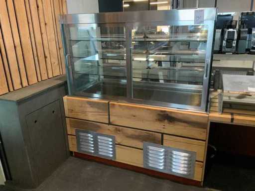 Koelvitrine voor presentatie o.a. gebak, koude producten