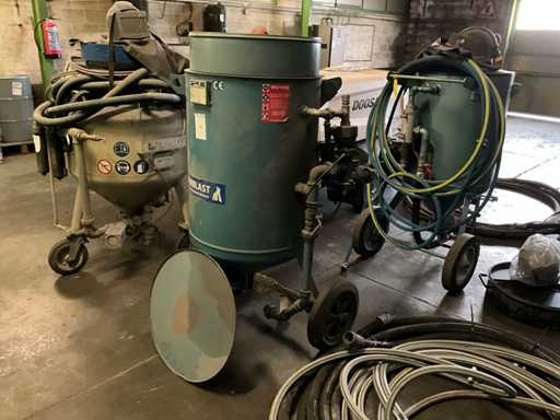 2016 Airblast ABSC-2452 Blasting Pot