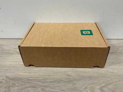 Boîte en carton (environ 350x)