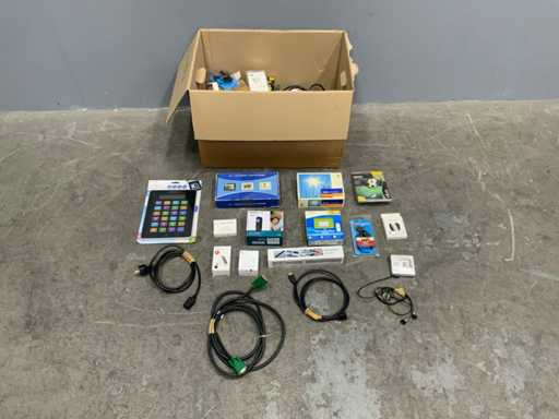 Série de divers appareils électroniques