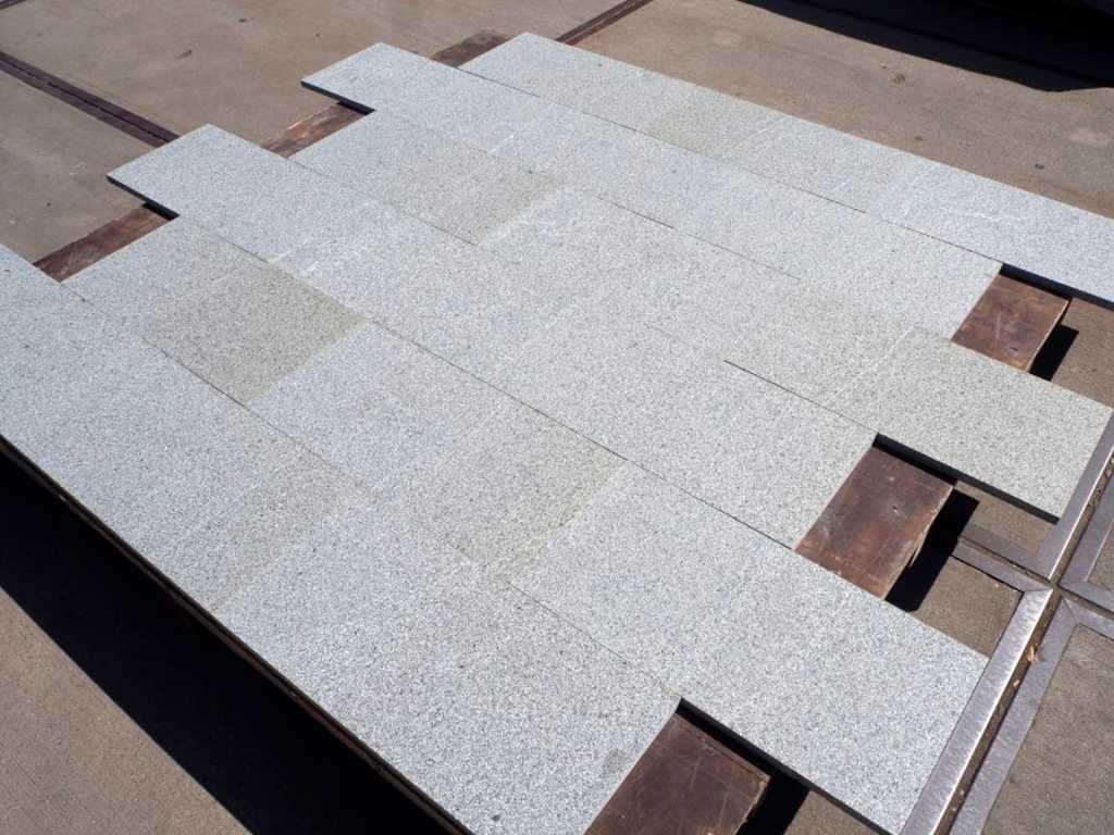 Natural stone tiles 45m²