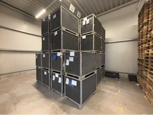   40 pieces of lattice boxes