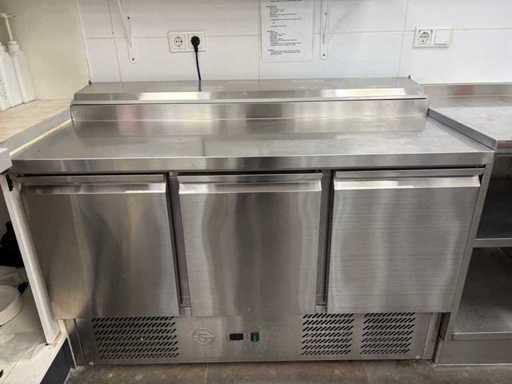 2022 Gastro Inox - 1000100026282 - Edelstahl-Kühlwerkbank mit Saladière