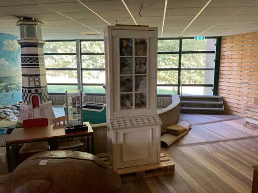 Interactive wooden quiz furniture