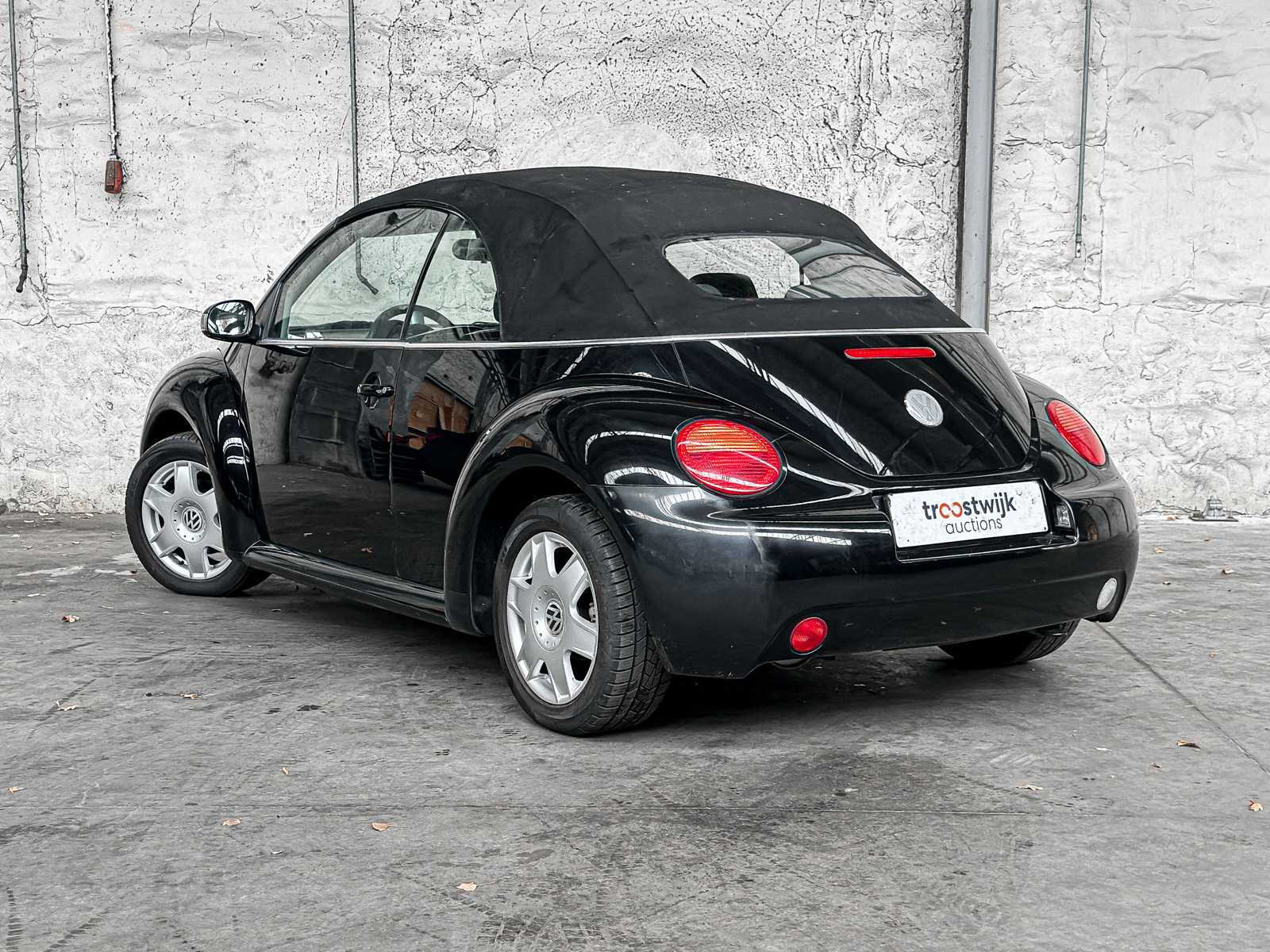 Volkswagen New Beetle Cabriolet 1.4 Turijn 75pk 2003, TH-271-J