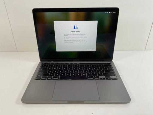 Apple MacBook Pro 13", QuadCore i5, 16GB RAM, 500GB NVMe Laptop