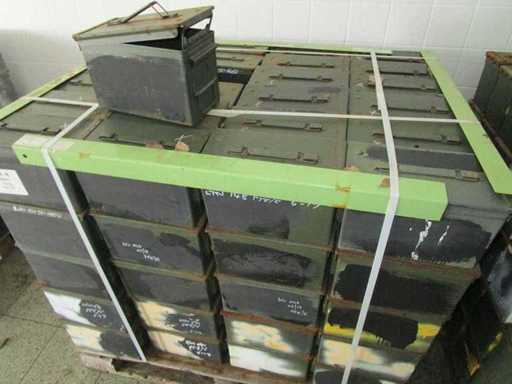 British ammunition box, used (G3) (120x)