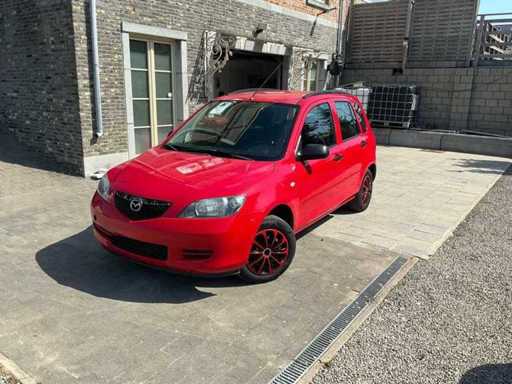 2003 Mazda 2 Stationwagen break Personenauto