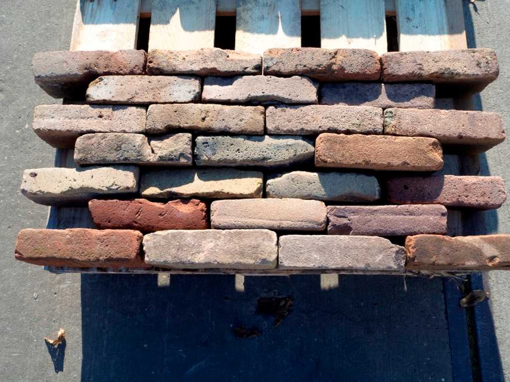 Old baked bricks 7,2m²
