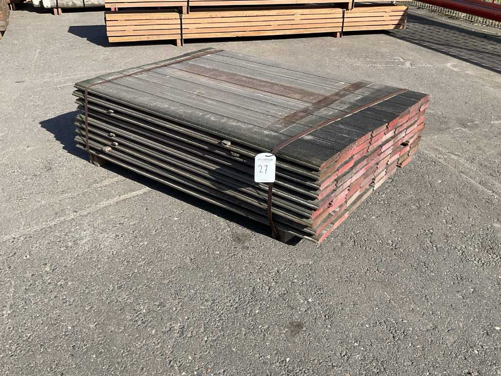 Package of hardwood (sheet piling)