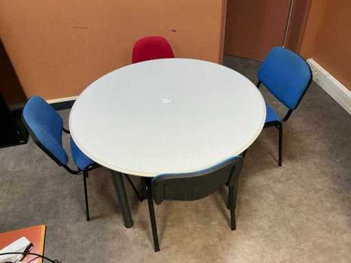 Runder Tisch und 4 Stühle