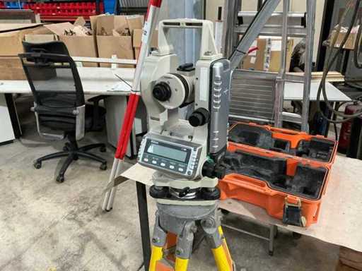 NIKON NE-100 Theodolite